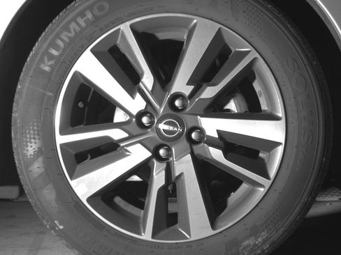 Used 2025 Nissan Versa SV FWD image 16