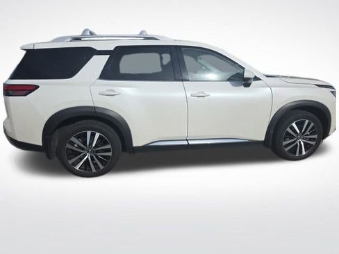 Used 2024 Nissan Pathfinder Platinum w/ Cargo Package AWD/4WD image 10