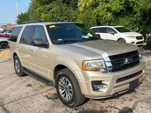 Used 2017 Ford Expedition XLT w/ Equipment Group 201A AWD/4WD image 3