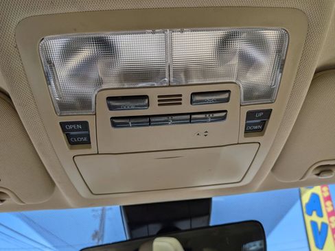 Used 2019 Toyota Highlander XLE AWD/4WD image 54