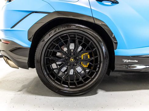 Used 2023 Lamborghini Urus Performante AWD/4WD image 30