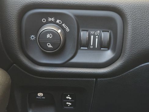 Used 2025 RAM 1500 Lone Star AWD/4WD image 17