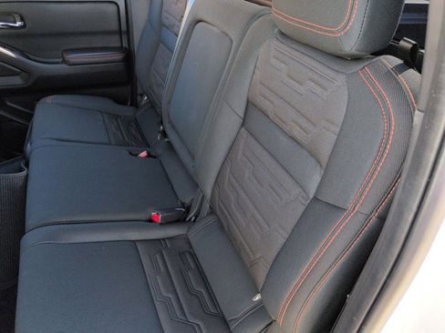 Used 2025 Nissan Frontier PRO-4X w/ Pro Convenience Package image 18