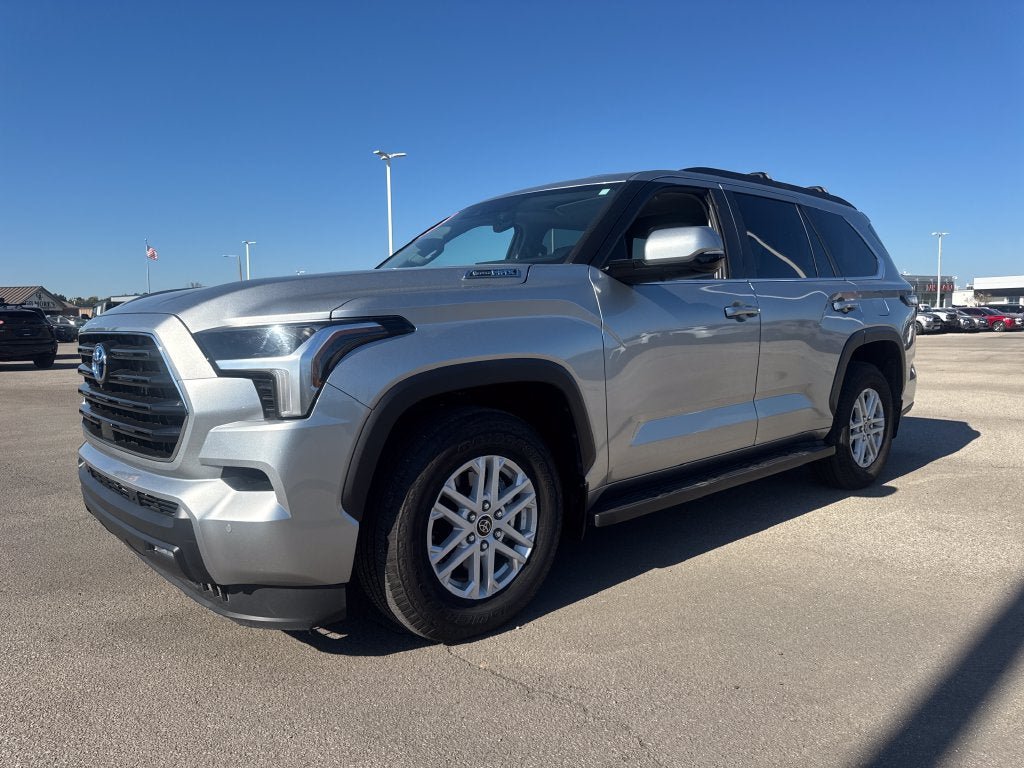 Used 2024 Toyota Sequoia SR5 w/ SR5 Premium Package AWD/4WD image 2
