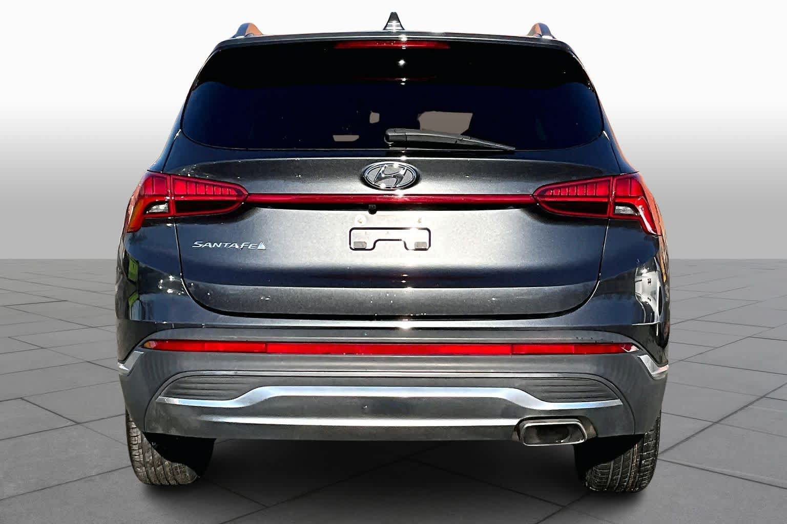 Used 2023 Hyundai Santa Fe SEL w/ Premium Package FWD image 5
