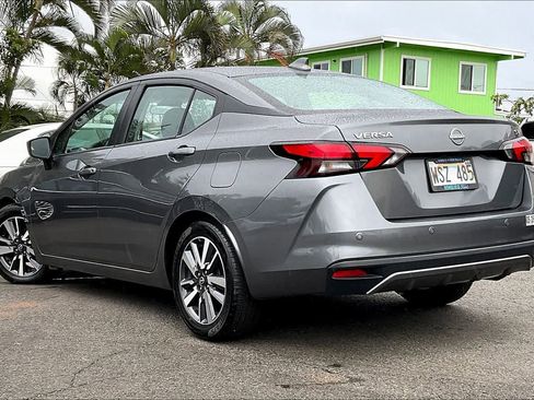 Used 2023 Nissan Versa SV image 4
