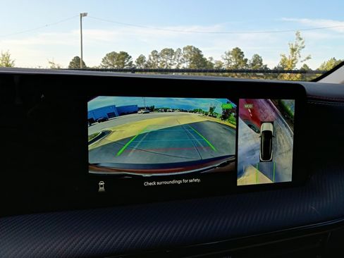 Used 2025 Nissan Kicks SR FWD image 19