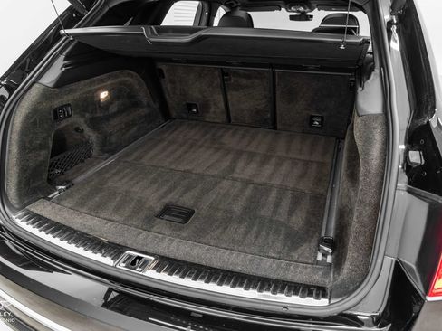 Used 2017 Bentley Bentayga AWD/4WD image 20