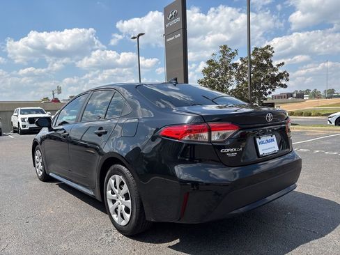 Used 2022 Toyota Corolla LE image 8