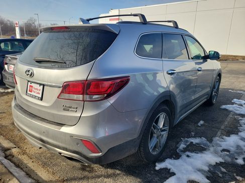 Used 2017 Hyundai Santa Fe Limited image 4