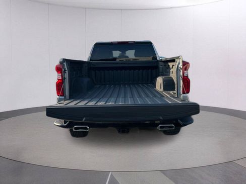 Used 2026 Chevrolet Silverado 1500 Custom Trail Boss w/ LPO, Dark Essentials Package AWD/4WD image 5