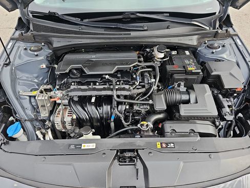 Used 2023 Hyundai Elantra SEL image 33
