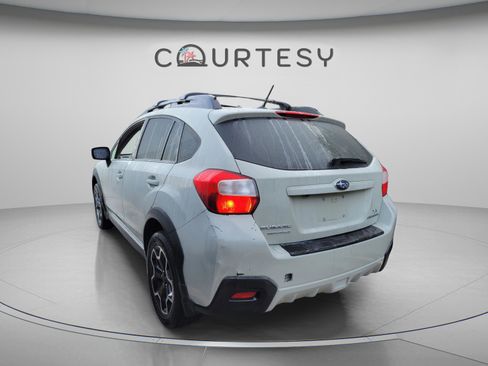 Used 2015 Subaru Crosstrek 2.0i Premium w/ Moonroof Package AWD/4WD image 2