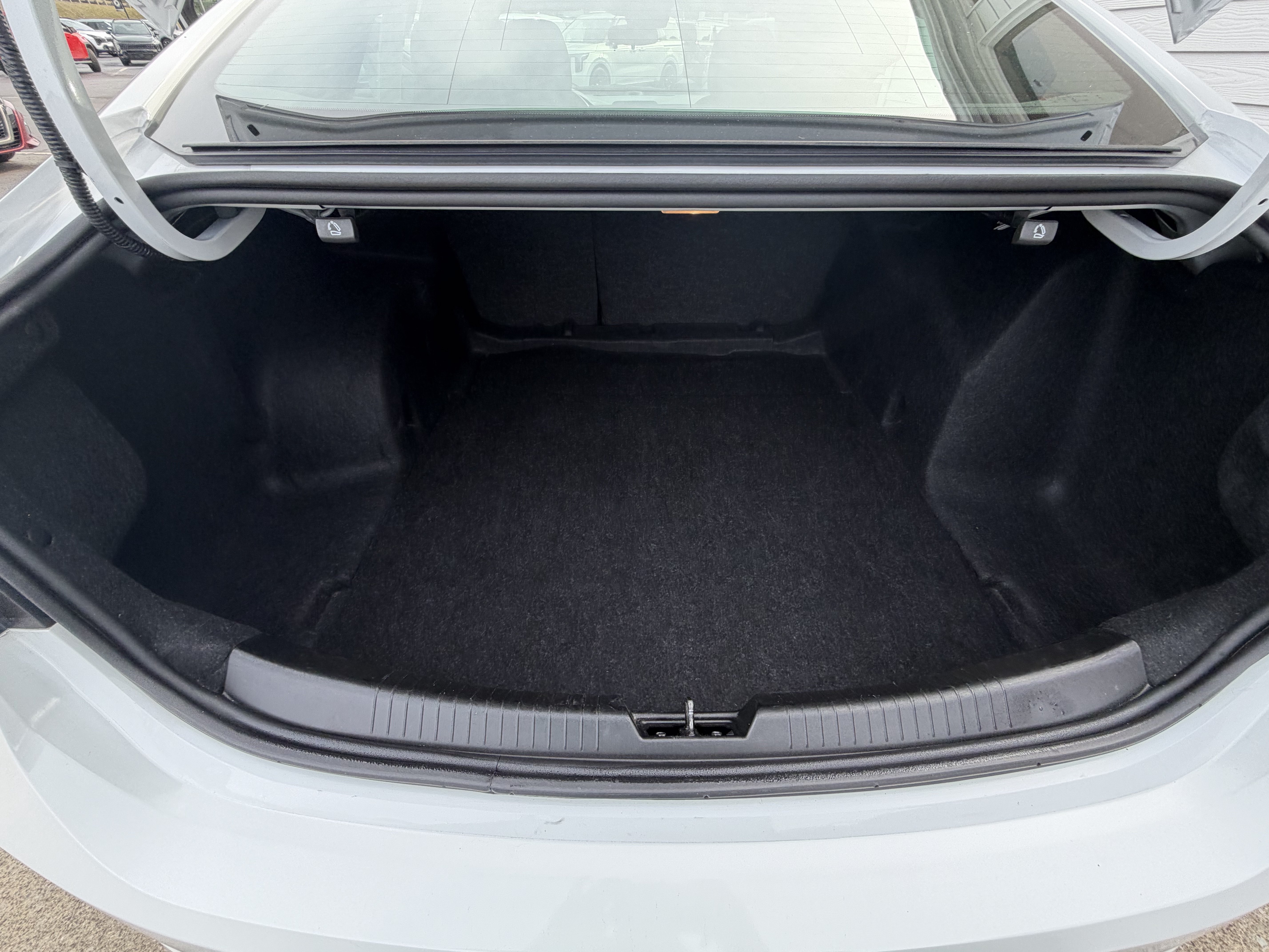 Used 2024 Chevrolet Malibu LT FWD image 24