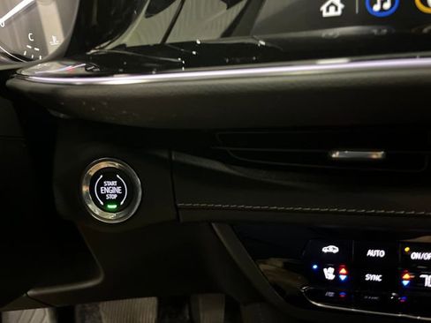 Used 2023 Buick Envision Avenir AWD/4WD image 17
