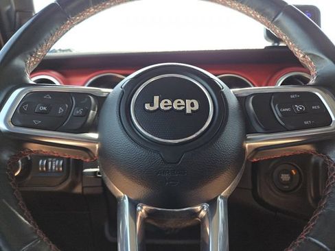Used 2022 Jeep Wrangler Unlimited Rubicon AWD/4WD image 35