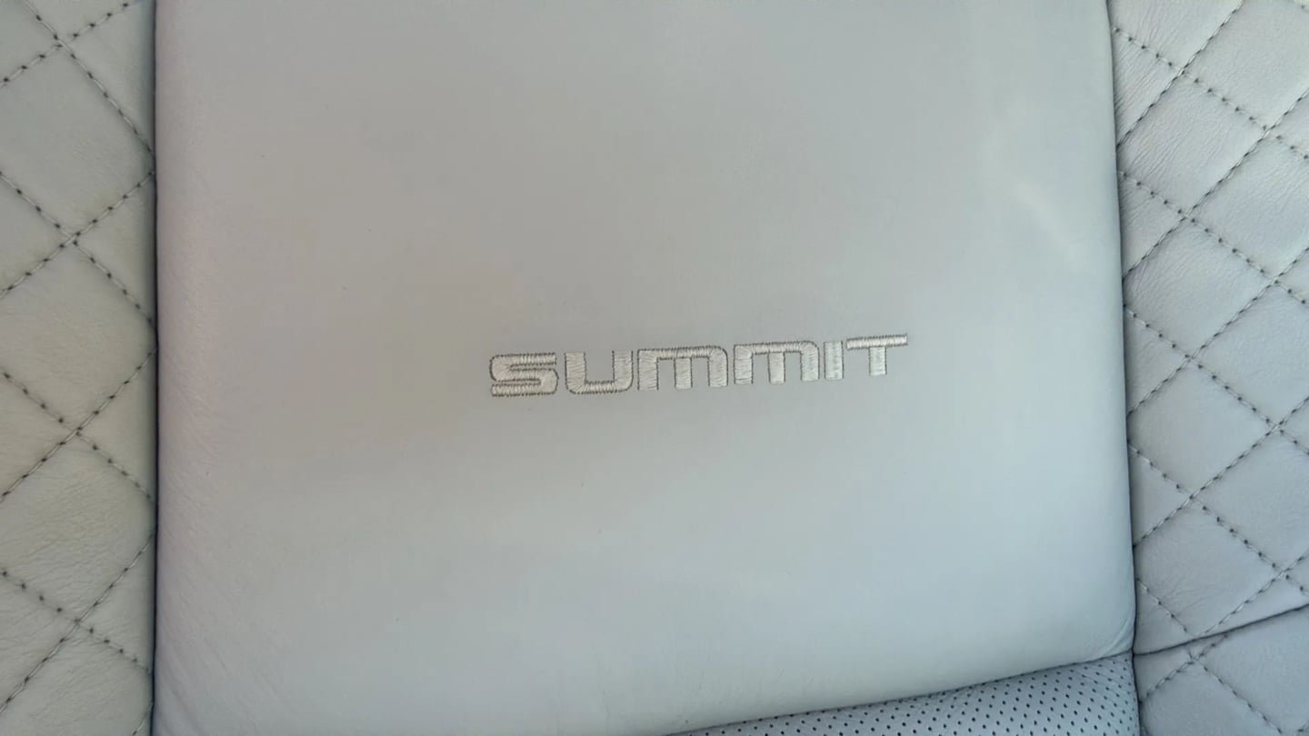 Used 2020 Jeep Grand Cherokee Summit AWD/4WD image 28