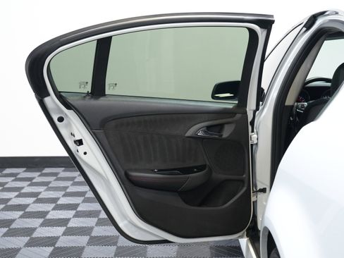 Used 2016 Chevrolet SS image 26