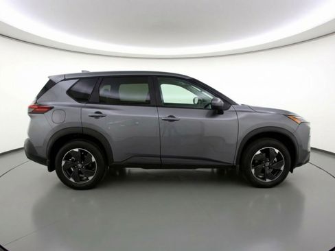 Used 2025 Nissan Rogue SV FWD image 11