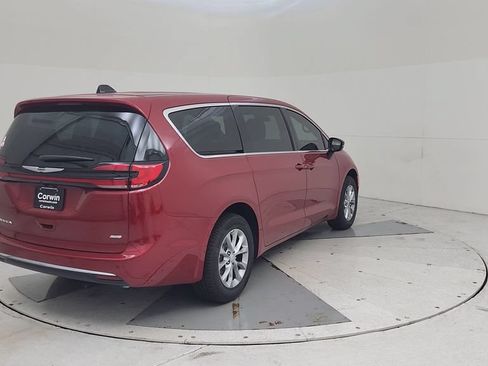 New 2026 Chrysler Pacifica Select AWD/4WD image 14