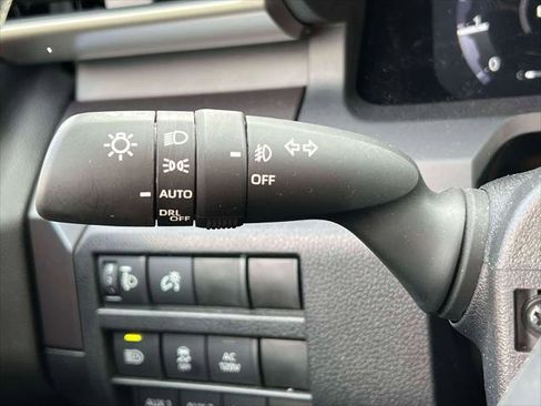 Certified 2025 Toyota Tacoma TRD Off-Road image 25