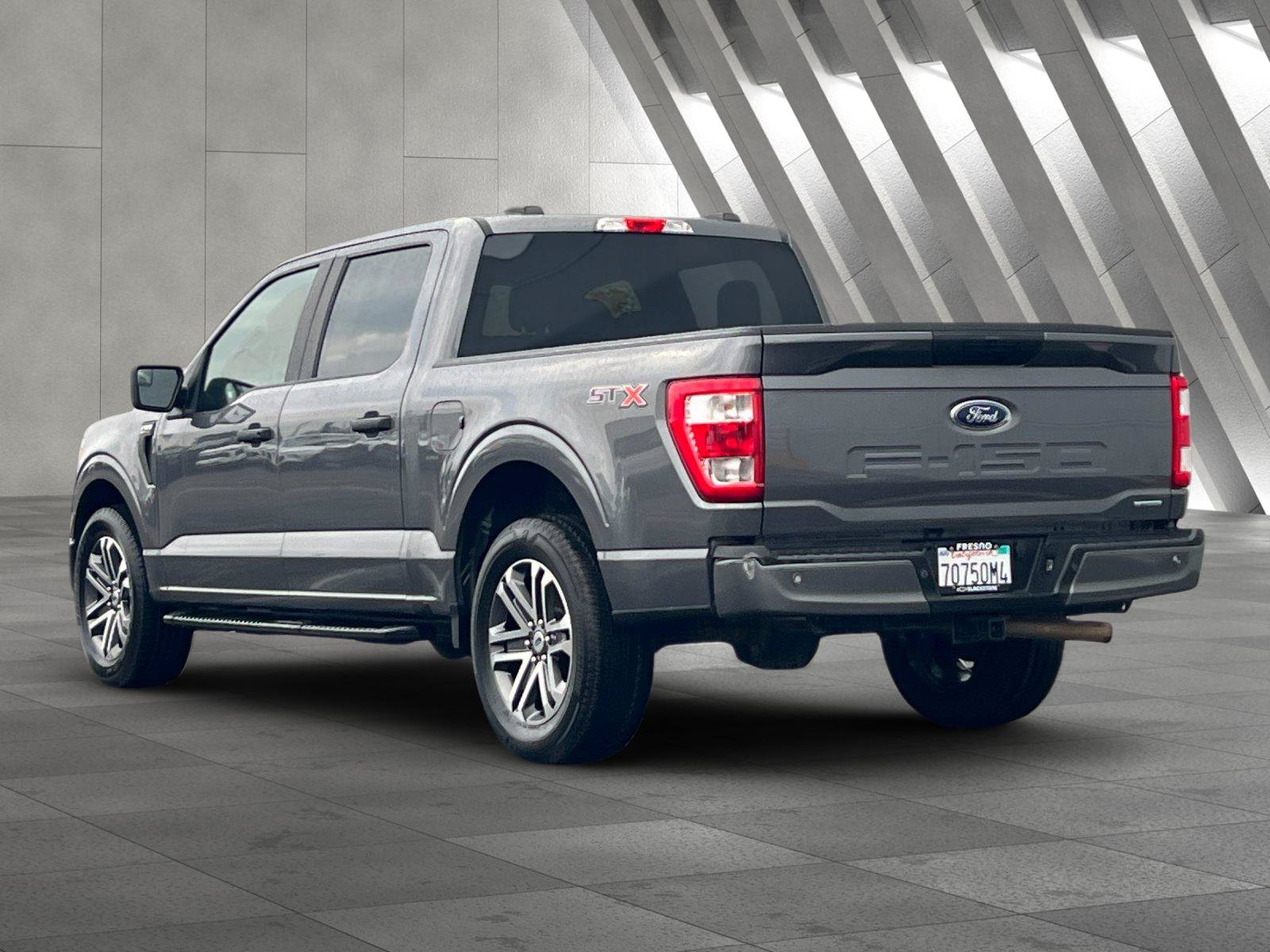Used 2021 Ford F150 XL w/ STX Appearance Package RWD image 6