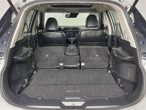 Used 2018 Nissan Rogue SL w/ Premium Package FWD image 20