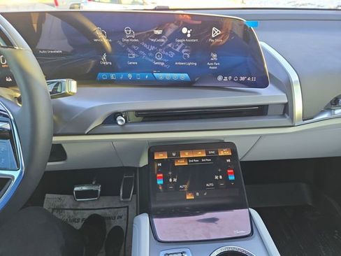 New 2026 Cadillac Vistiq Luxury image 24