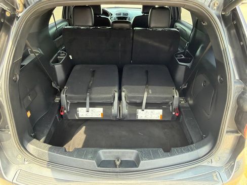 Used 2018 Ford Explorer XLT w/ Equipment Group 202A AWD/4WD image 24
