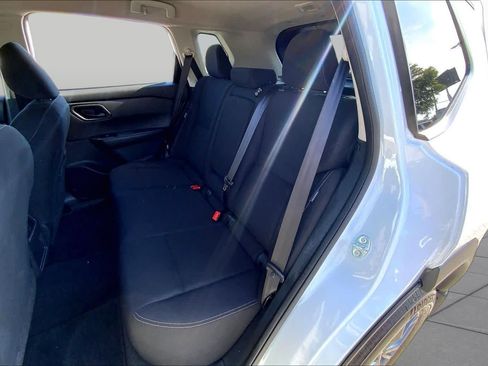 Used 2025 Nissan Rogue S FWD image 18