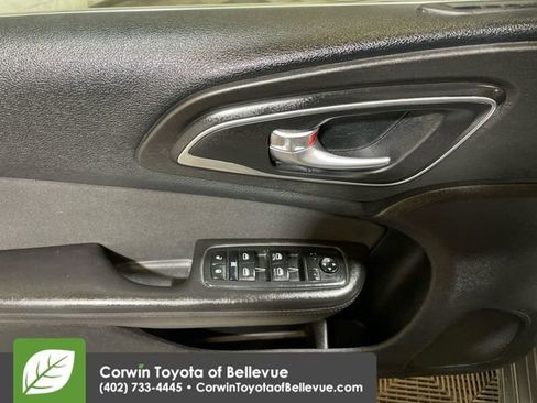 Used 2016 Chrysler 200 Limited image 26