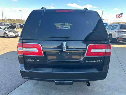 Used 2014 Lincoln Navigator L 4WD image 6