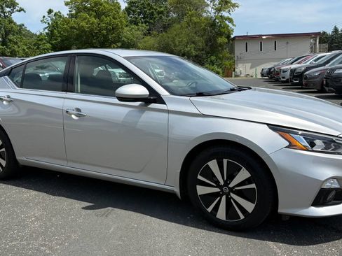 Used 2019 Nissan Altima 2.5 SV AWD/4WD image 12