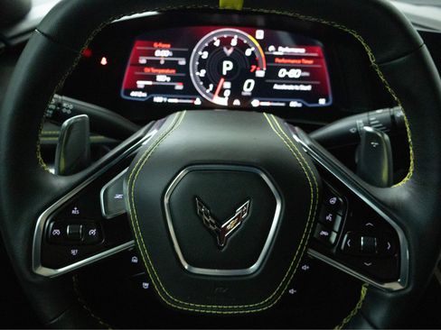 Used 2022 Chevrolet Corvette Stingray Premium Cpe w/ Z51 Performance Package RWD image 16