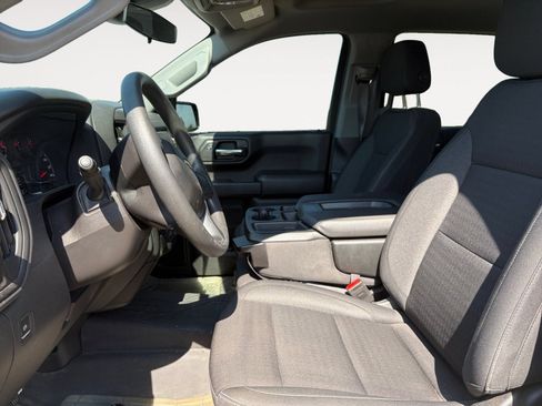 Used 2025 Chevrolet Silverado 1500 Custom RWD image 9