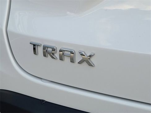 New 2026 Chevrolet Trax LS image 9