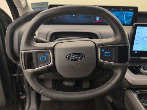 Certified 2025 Ford Expedition Active image 35