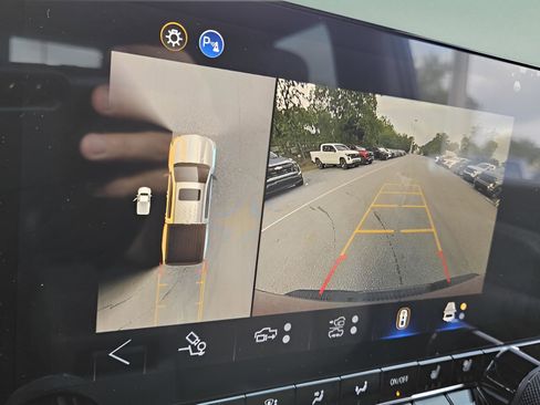 New 2026 Chevrolet Colorado ZR2 w/ Technology Package image 13