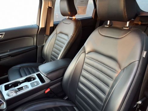 Certified 2024 Ford Edge SEL AWD/4WD image 12