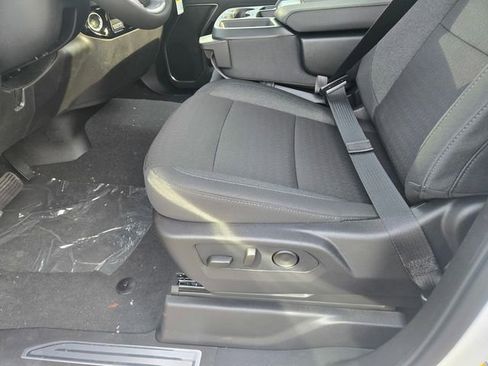 New 2026 GMC Sierra 1500 SLE image 18