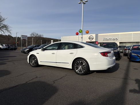 Used 2017 Buick LaCrosse Preferred image 8