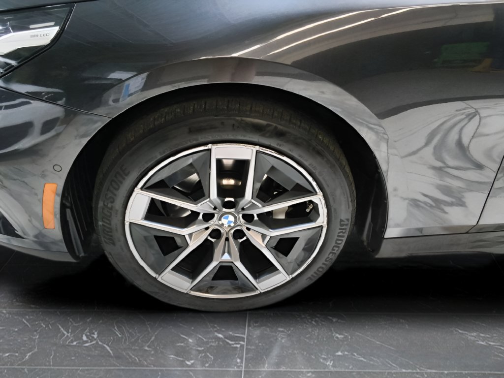 Used 2026 BMW 530i xDrive AWD/4WD image 31