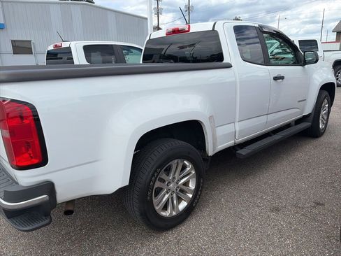 Used 2018 Chevrolet Colorado W/T RWD image 2