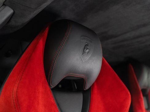 Used 2015 Lamborghini Huracan LP 610-4 image 32