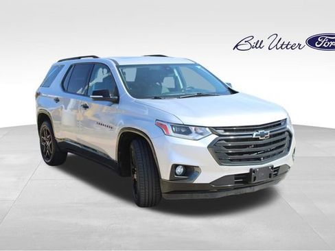 Used 2021 Chevrolet Traverse Premier w/ Redline Edition image 3