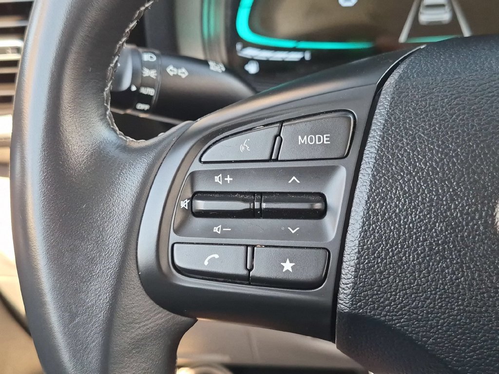 Used 2026 Hyundai Venue SEL FWD image 21