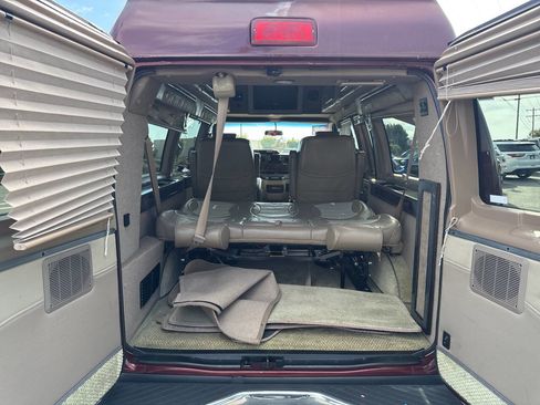 Used 2011 Ford E-150 and Econoline 150 w/ Premium Van Group image 6