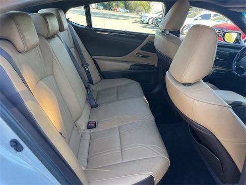 Used 2021 Lexus ES 300h Ultra Luxury w/ Accessory Package 2 image 32