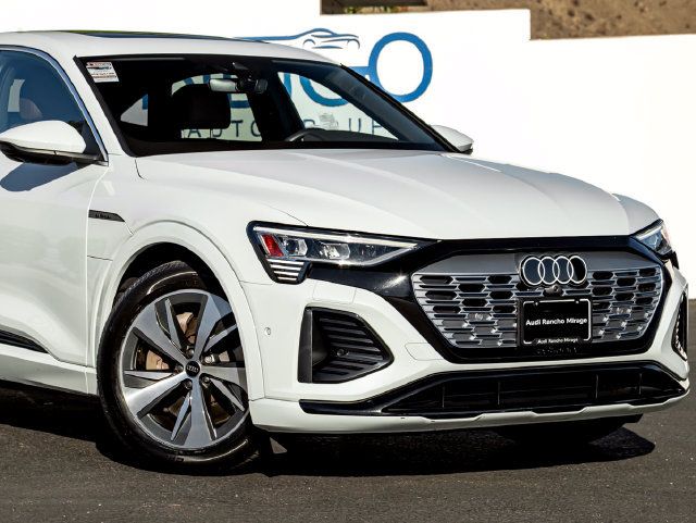 Used 2024 Audi Q8 e-tron Premium Plus w/ Premium Plus Package AWD/4WD image 5