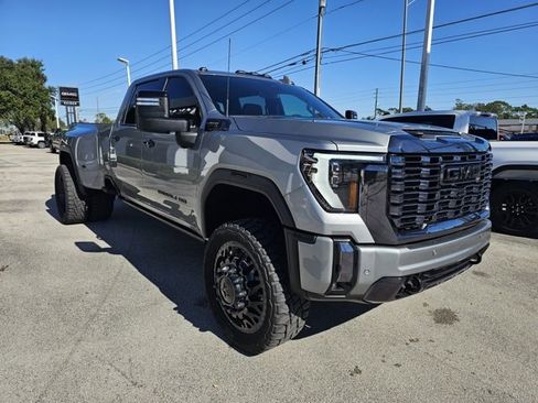 Used 2024 GMC Sierra 3500 Denali Ultimate image 6